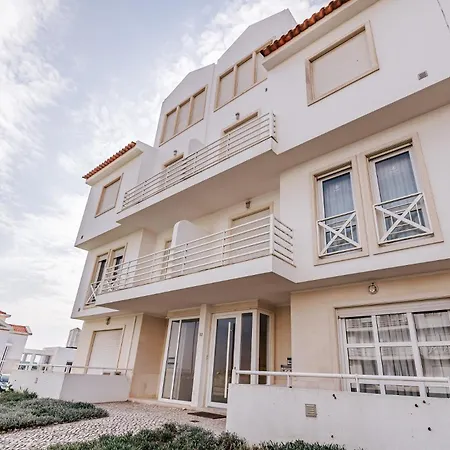 Front Appartement Ferrel (Leiria)